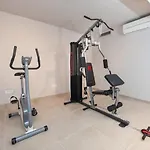 빌라 Luxury Beachfront Villa Trogir 2 With Indoor & Outdoor Pools *