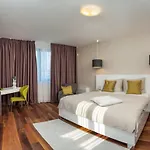 Luxury Beachfront Villa Trogir 2 With Indoor & Outdoor Pools * 特罗吉尔