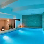 Luxury Beachfront Villa Trogir 2 With Indoor & Outdoor Pools 빌라 트로기르