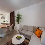 빌라 Luxury Beachfront Villa Trogir 2 With Indoor & Outdoor Pools 트로기르