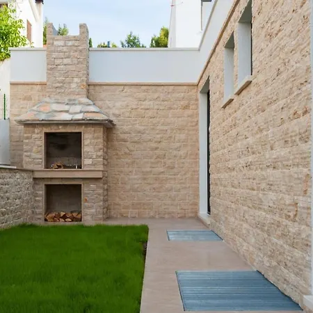 Luxury Beachfront Villa Trogir 2 With Indoor & Outdoor Pools Вилла *