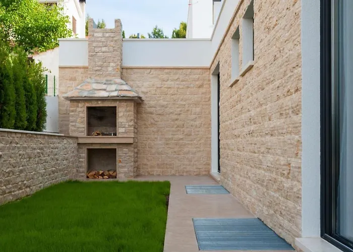 Luxury Beachfront Villa Trogir 2 With Indoor & Outdoor Pools Вилла *