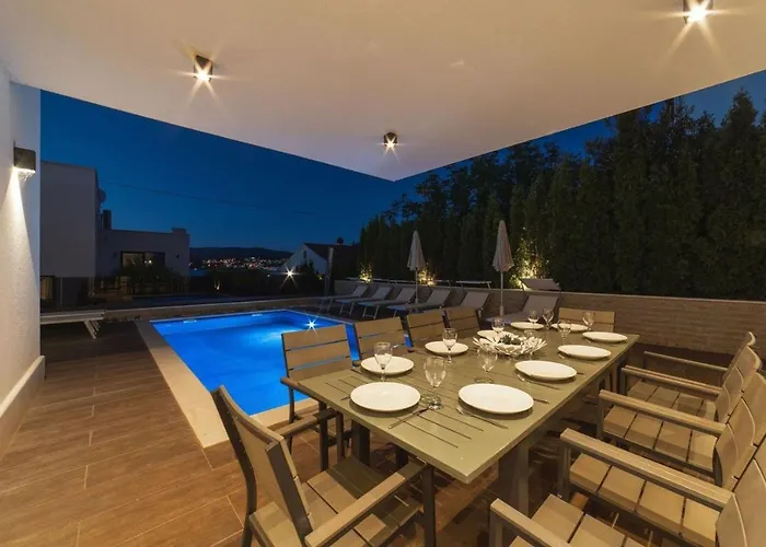 Вилла Luxury Beachfront Villa Trogir 2 With Indoor & Outdoor Pools